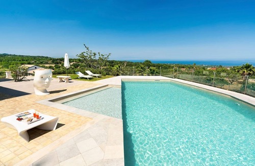 Zafferana Etnea Villa | Villa Rossi - Five Bedroom Villa, Sleeps 10