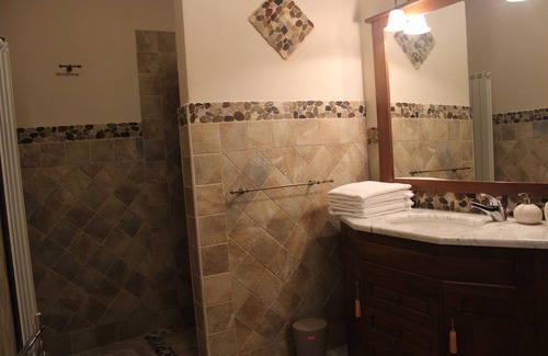 Paruzzaro Bed & Breakfast | Villa Rosy B&B
