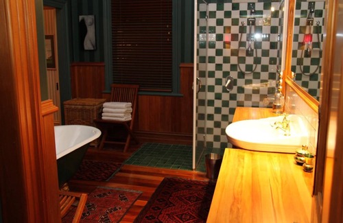 Invercargill Bed & Breakfast | Villa Rouge B&B