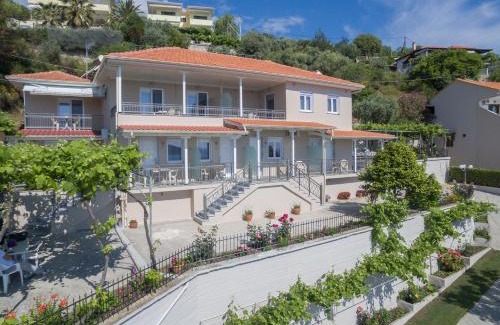 Koinira Apartment | Villa Roula