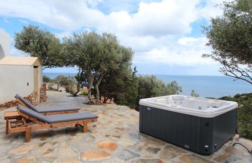 Naxos Villa | Villa Rouvis with outdoor Hot Tub