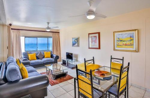 Sheffield Beach Apartment | Villa Royale 402