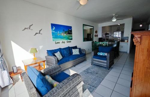 Sheffield Beach Apartment | Villa Royale 710
