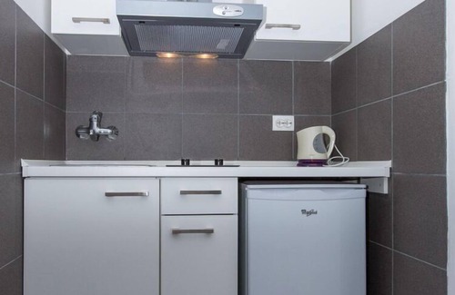 Rozat Apartment | Villa Roza - One-Bedroom Apartment with Balcony