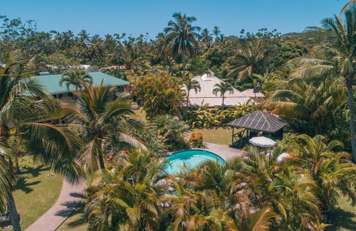 Arorangi Villa | Villa RUA lower floor of colonial style villa set in tropical gardens with pool