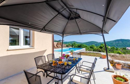 Zvekovica Villa | Villa Rubea