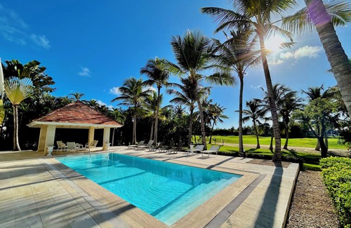 Punta Cana Villa | Villa Rubí 27 luxurious villa with 6 bedrooms pool and private beach