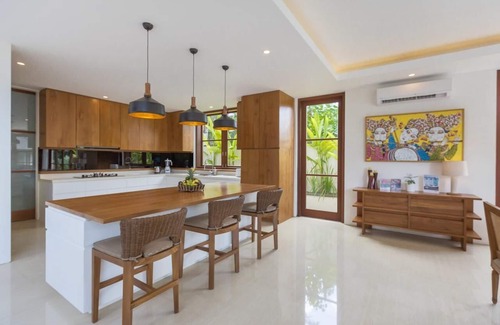 Berawa Villa | Villa Rusa Biru - Luxury Villa with Pool and in-Villa Cook in Canggu