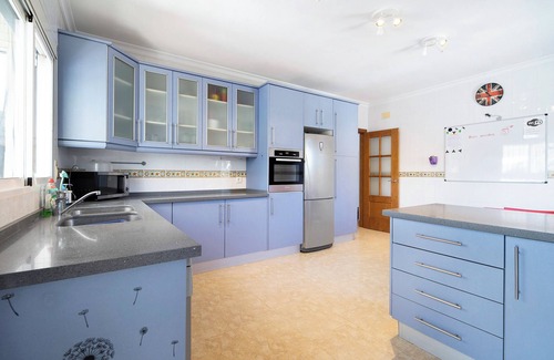 Chiclana de la Frontera House | Villa "Sol" with Mountain View, Pool, Air Conditioning & Wi-Fi