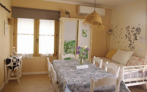 El Castillo de las Guardas House | Villa Saudade, casa entre encinas