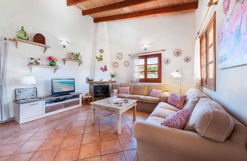 Alcudia Villa | Villa S Hortet Den Jua -This Villa includes a private pool, WI-FI & Table tennis