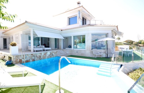 Sa Torre Villa | VILLA SA TORRE. FIRST LINE IN BAHIA DE PALMA. LUXURY MEDITERRANEAN VILLA