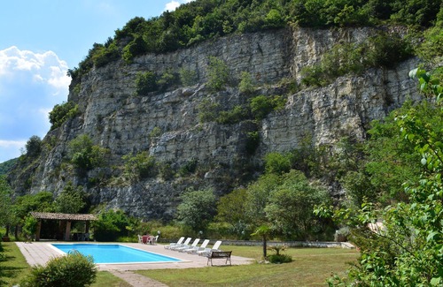 San Severino Marche Villa | Villa Salimbeni 8 rooms, large pool, panoramic view, for 16 people