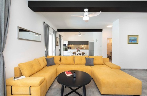 Vrh Villa | Villa SANDRINA with a heated pool and spacious yard