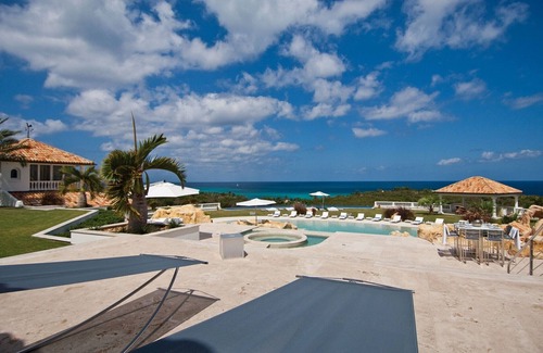 Plum Bay Villa | Villa Sandyline in St Martin - Luxury 7-Bedroom Beach Front Villa on Plum Bay