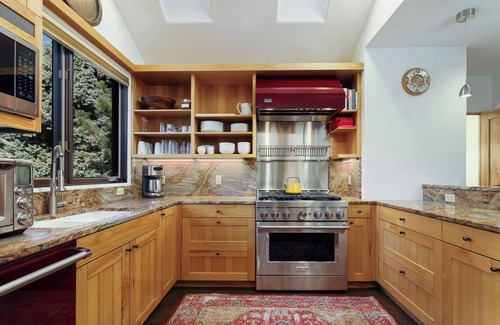 Newlands House | Villa Sanitas in the Heart of Boulder