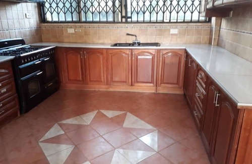 Ejisu Villa | Villa Sankofa