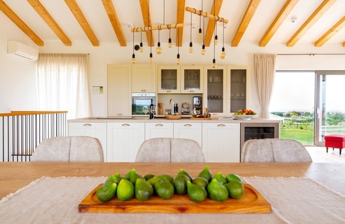 Brtonigla Villa | Villa Sanpadeo for kids & families in Central Istria with jacuzzi, sauna & sea view