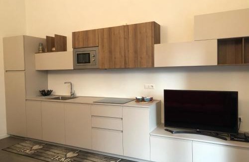 Lesa Apartment | Villa Santa Chiara Lesa - appartamento vista lago con piscina