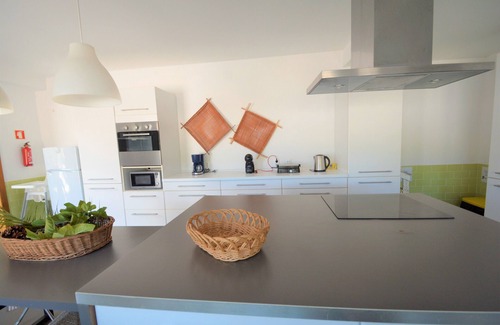 Charneca da Cotovia Villa | Villa Santa Cruz- Air-conditioned 10 bedroom pool house - Sesimbra Beach