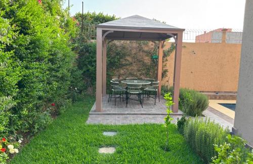 Tamansourt Apartment | Villa Sara, superbe appart avec jardin et piscine privée