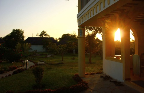 Diani Beach House | Villa Sarabi - Cozy house for 8 people, 4 minutes to the beach with cook