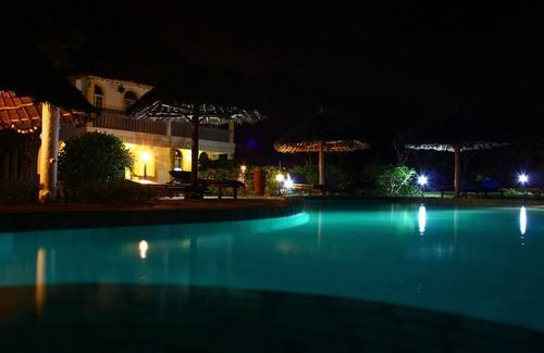 Diani Beach House | Villa Sarabi - Cozy house for 8 people, 4 minutes to the beach with cook