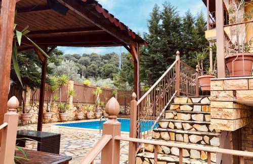 Kato Almiri House | Villa Saron
