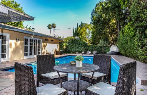 Woodland Hills House | Villa Sausalito - Newly Designed 4BR HOUSE & POOL by Topanga