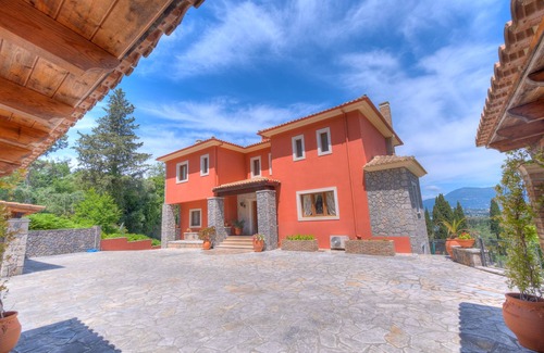 Kontokali Villa | Villa Savinna | Pool & Gym | close to Beach | Fantastic Views!