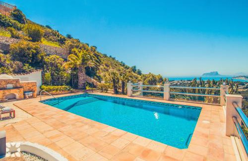 Arnella Villa | Villa Scarlett by Abahana Villas