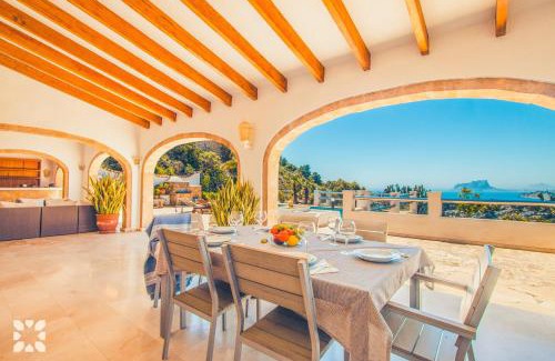 Arnella Villa | Villa Scarlett by Abahana Villas