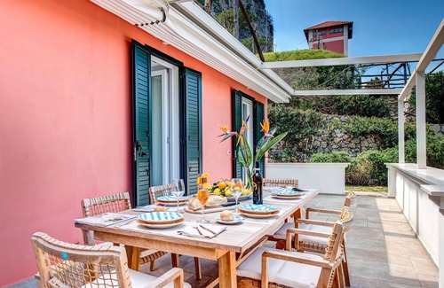 Seiano Apartment | VILLA SCIROCCO - Brand New Waterfront Villa with Pool & Turkish Bath