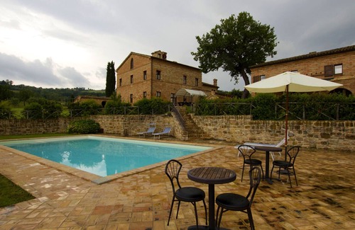SantʼAngelo in Pontano Villa | Villa Serena - Homelike Villas
