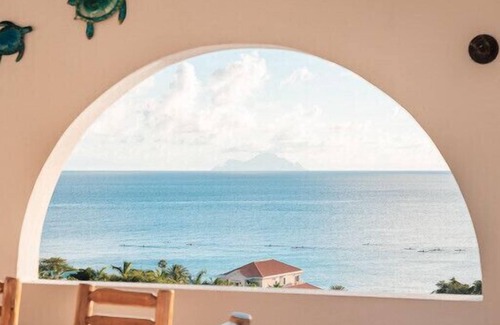 Pelican Key Villa | Villa Seaclusion accommodates 20 guests 10 beds 6 villas Ocean view pool