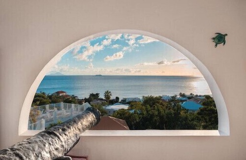 Pelican Key Villa | Villa Seaclusion accommodates 20 guests 10 beds 6 villas Ocean view pool
