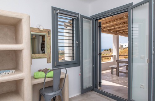 Mikri Vigla Villa | VILLA SEAROCKS NAXOS Mikri Vigla 8 people