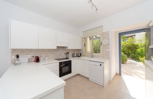 Latchi Cottage | Villa Seascape - a villa that sleeps 6 guests in 3 bedrooms