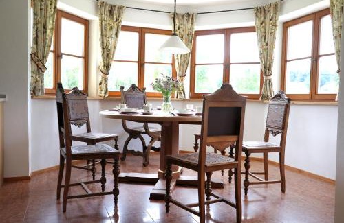 Petting Villa | VILLA SEEBERG - by "Schloss Gessenberg" luxurious vacation home with lake and mountain views, suitable for families