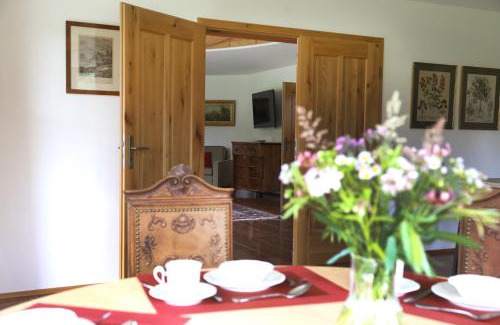 Petting Villa | VILLA SEEBERG - by "Schloss Gessenberg" luxurious vacation home with lake and mountain views, suitable for families