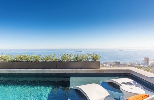 Bantry Bay Villa | Villa Seeleeu - Four Bedroom Villa, Sleeps 8