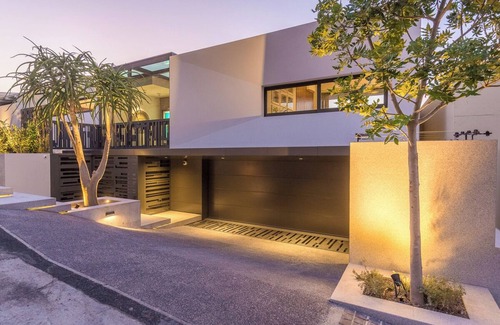 Bantry Bay Villa | Villa Seeleeu - Four Bedroom Villa, Sleeps 8