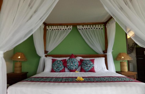 Pelaga Bed & Breakfast | Villa Selantang