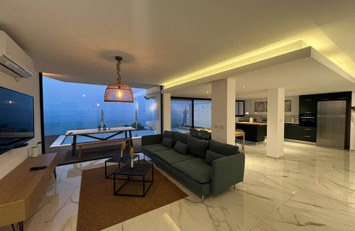 Tiberias Villa | "Villa-SELAVI" 3 unit complex with infinity pool