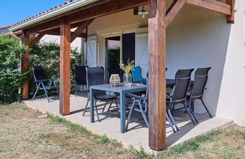 Lanzac Villa | Villa, semi-detached, 2 bathrooms, sleeps 8