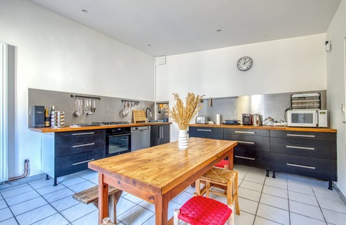 Semillac Villa | Villa 'Semillac' with Private Terrace, Private Garden and Wi-Fi