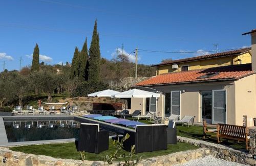 Sarzana Villa | Villa Sensazione-Piscina, Sauna, Jacuzzi, BBQ
