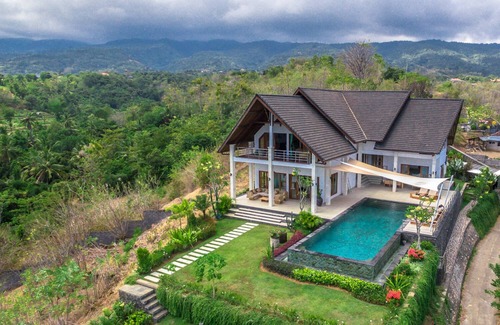 Kalibukbuk Villa | Villa Sentosa , Panoramic Sea View Villa