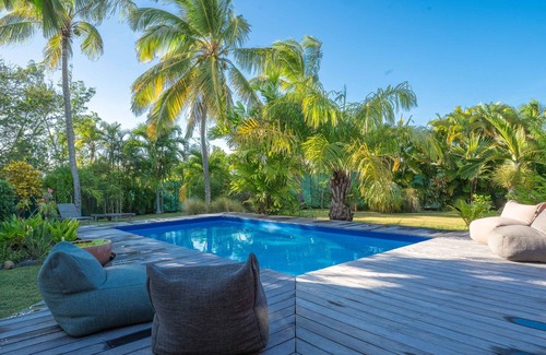 Le Moule Villa | Villa Sereine, 3 bedrooms with pool and wooden deck, near surf spot