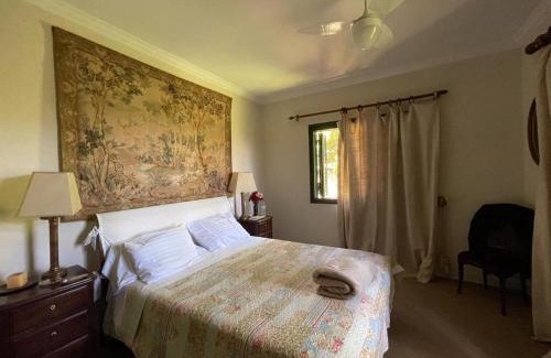 Embu das Artes House | Villa Serena Bed & Breakfast